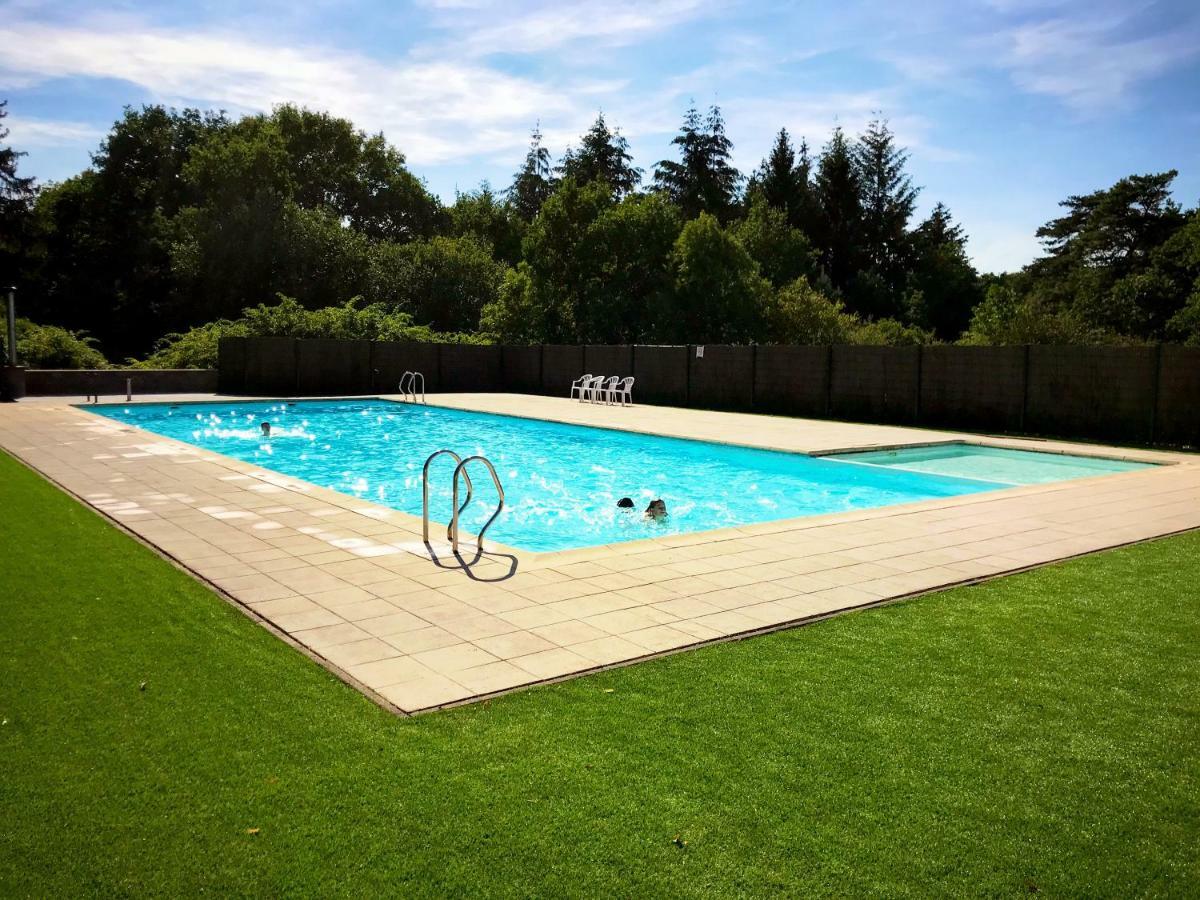 Villa Dakota - Jacuzzi, Zwembad, Playstation ดูร์บี ภายนอก รูปภาพ