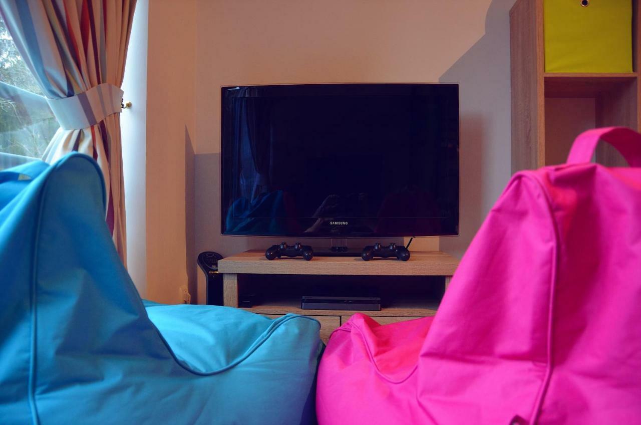 Villa Dakota - Jacuzzi, Zwembad, Playstation ดูร์บี ภายนอก รูปภาพ